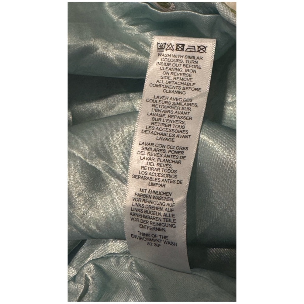 ASOS Short Sleeve Historical
Jacquard Dress - Picture 14 of 16
